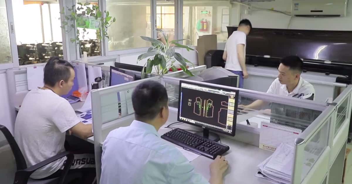 Combien de temps faut-il pour développer un échantillon de veste personnalisée en Chine?